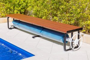 Daisy under bench roller