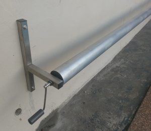 Eliza wall-mounted roller